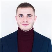 Insegnante di Inglese, Italiano, Storia e Geografia per studenti di scuola superiore